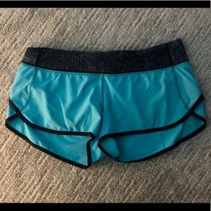 Lululemon speed up shorts 2.5 Size 10